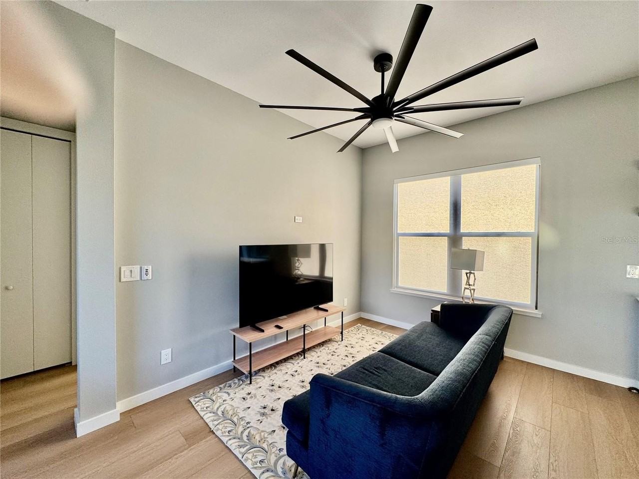 1324 S Daytona Ave - Photo 5 of 8