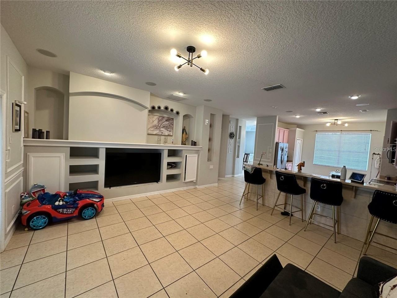 2721 Athens Dr - Photo 5 of 10