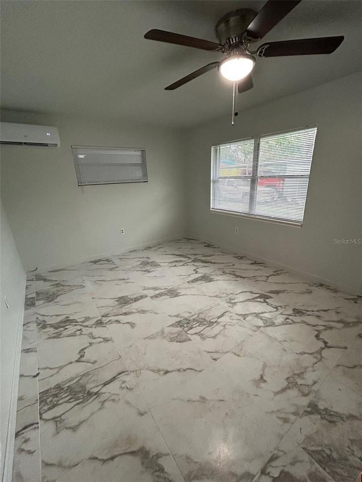 822 N New Hampshire Ave - Photo 3 of 11