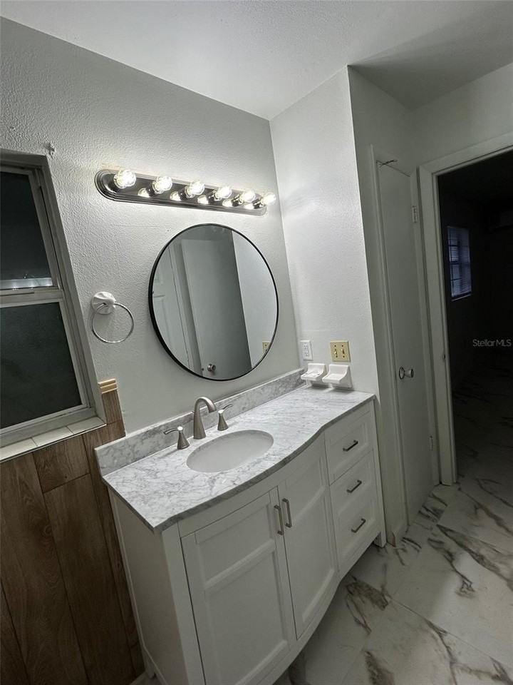 822 N New Hampshire Ave - Photo 7 of 11