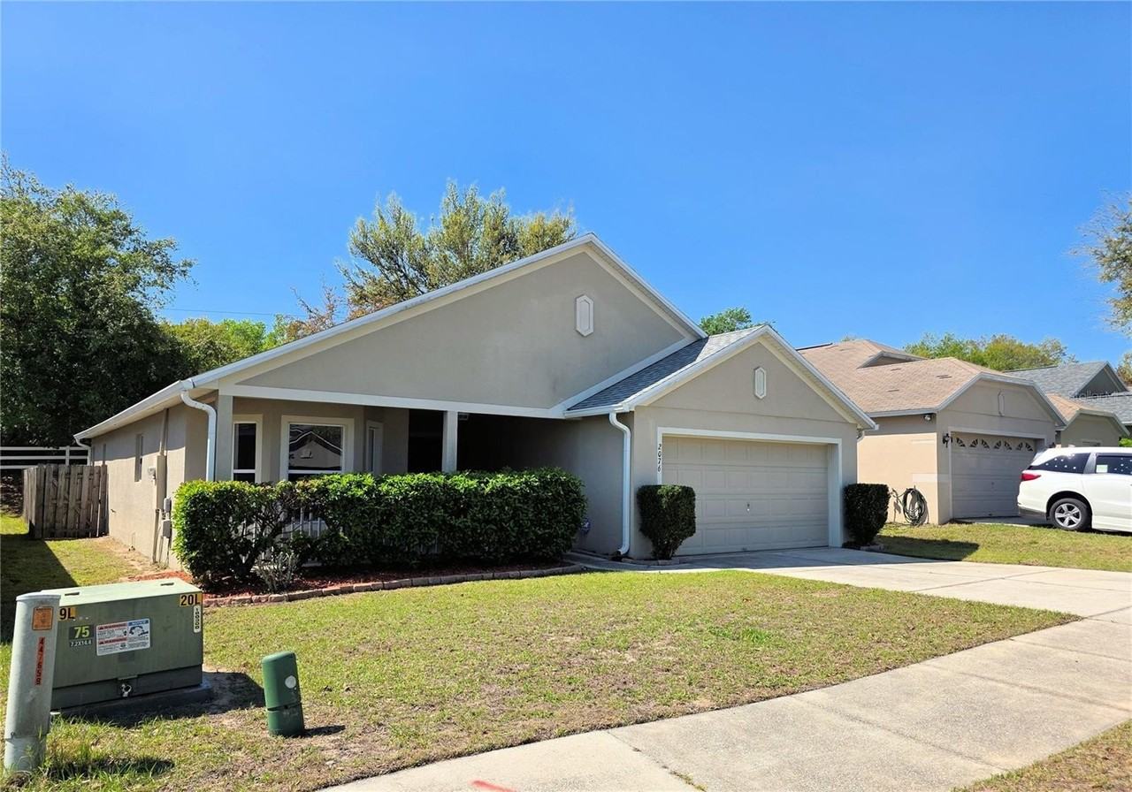 2076 Newtown Rd - Photo 4 of 22