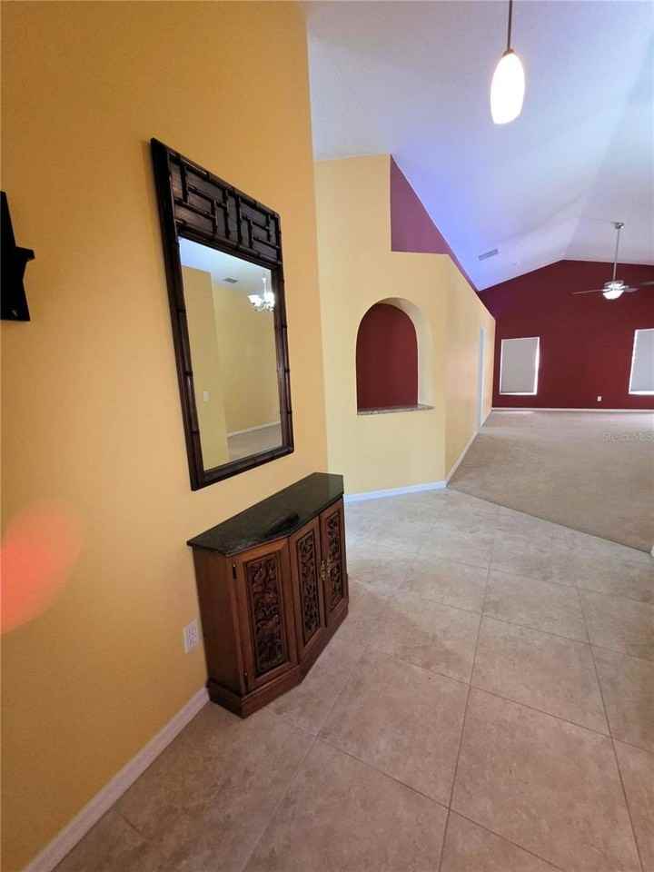 2076 Newtown Rd - Photo 6 of 22