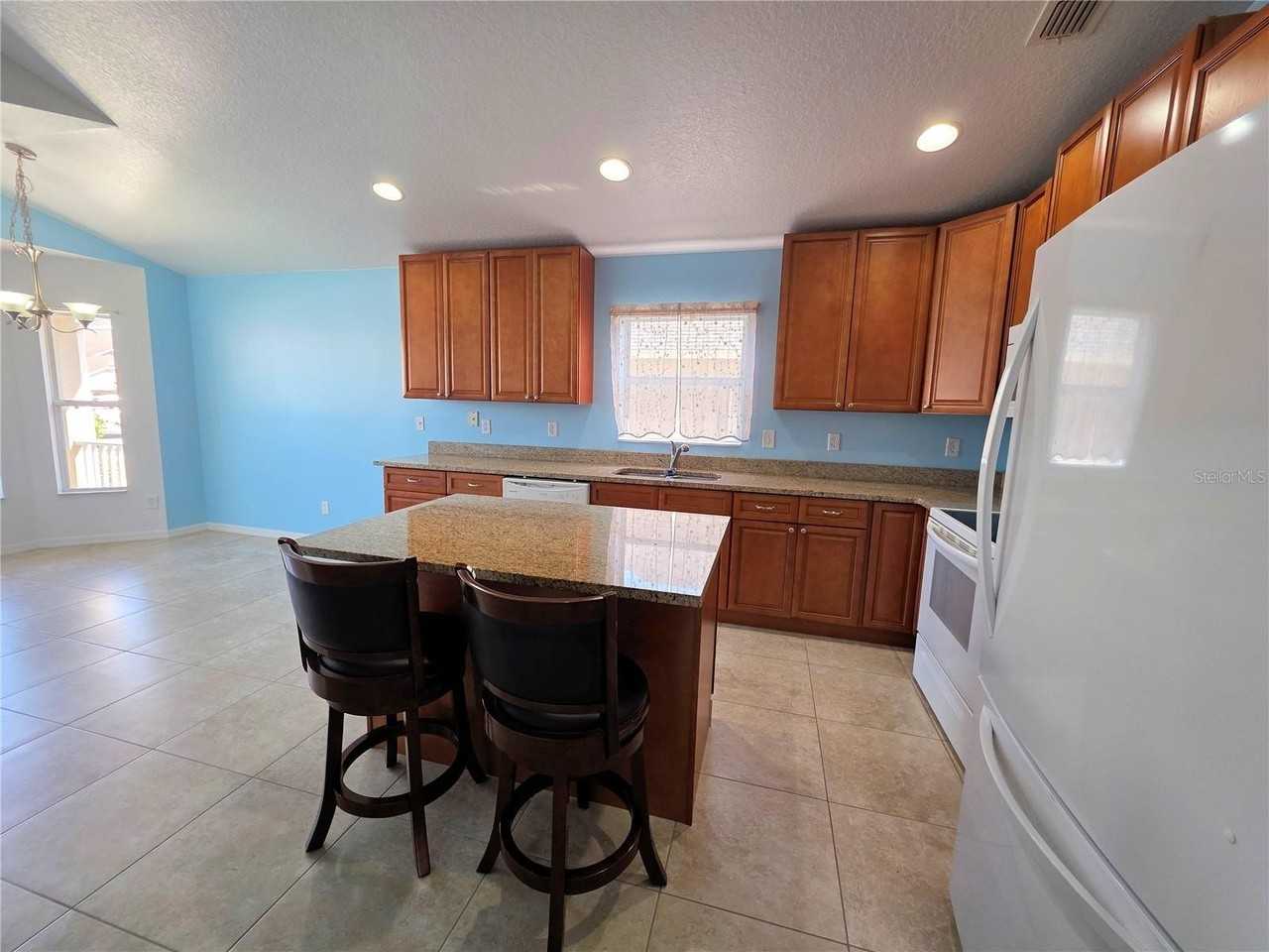 2076 Newtown Rd - Photo 7 of 22