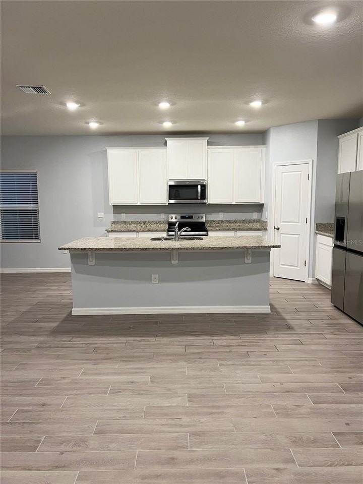 1612 Nw 136th Blvd - Photo 2 of 14