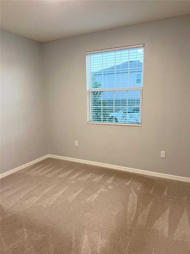 1612 Nw 136th Blvd - Photo 4 of 14