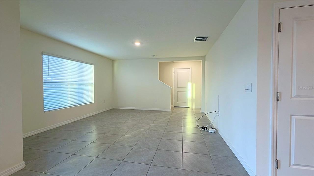 1206 Tahitian Sunrise Dr - Photo 4 of 26