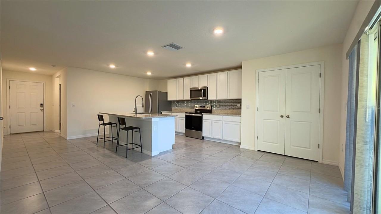 1206 Tahitian Sunrise Dr - Photo 6 of 26