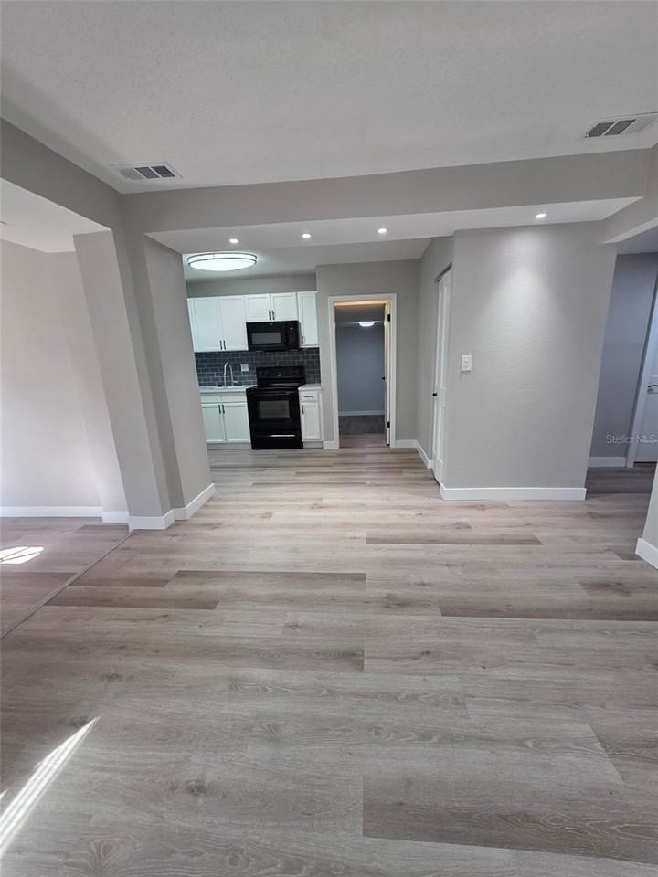 410 Moseley Ave - Photo 2 of 21