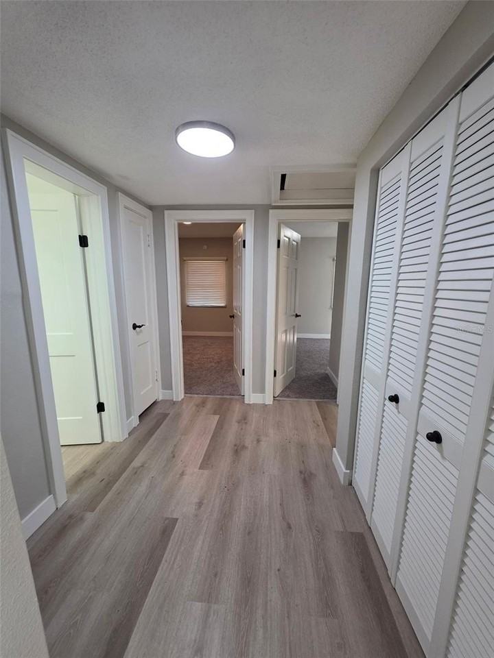 410 Moseley Ave - Photo 3 of 21