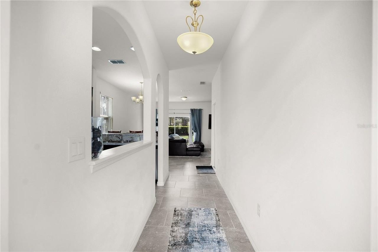 107 Phillip Scott Dr - Photo 2 of 25