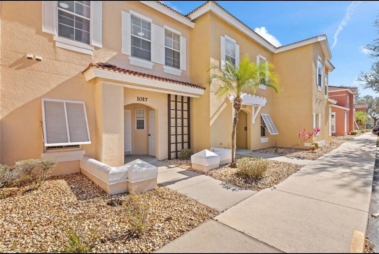 1017 Park Ridge Cir - Photo 2 of 25