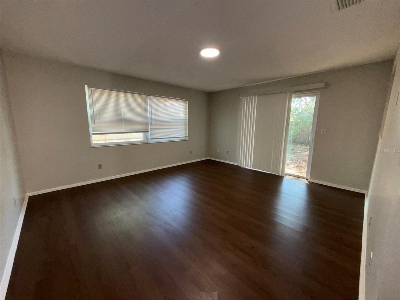 1707 Sharondale Dr - Photo 5 of 17