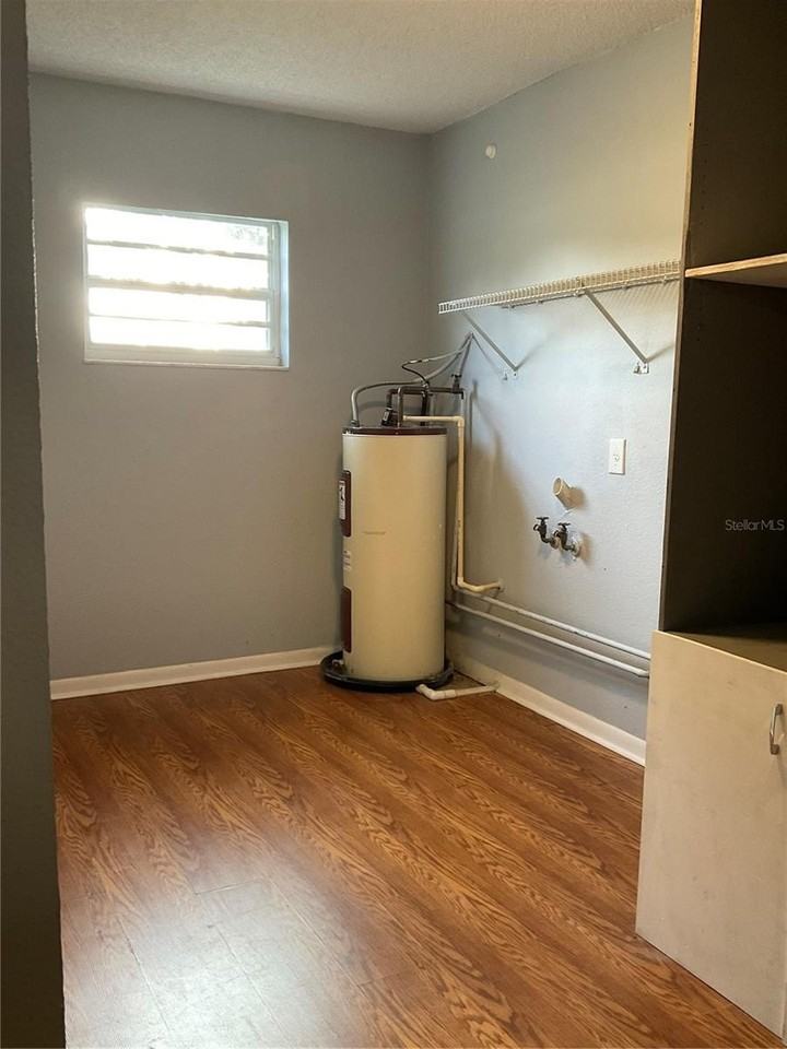 1002 Se 145th St - Photo 7 of 9