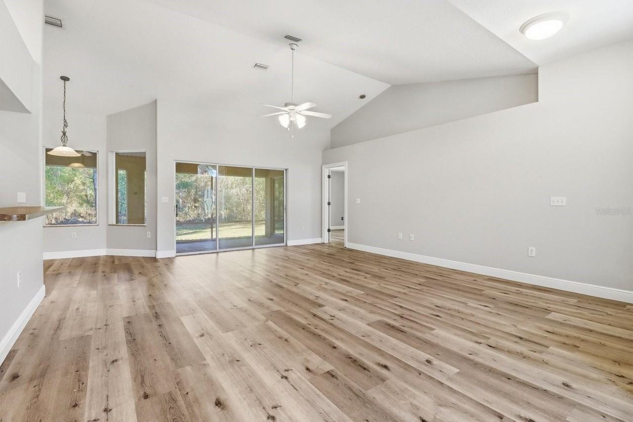 8520 N Elkcam Blvd - Photo 5 of 27