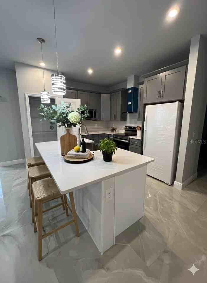 373 Amberjack Ct - Photo 3 of 12