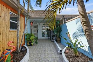 573 Boca Ciega Point Blvd N - Photo 1 of 1