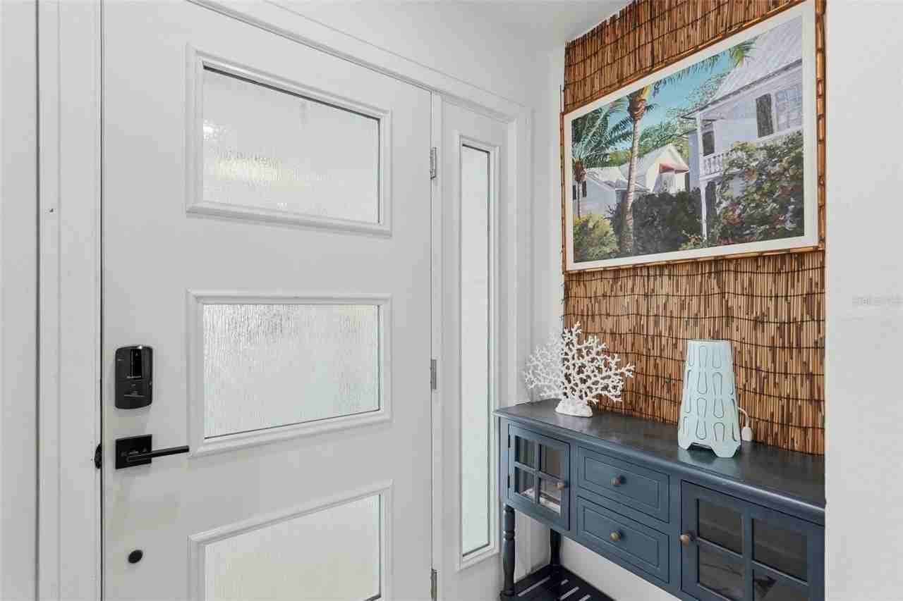 573 Boca Ciega Point Blvd N - Photo 4 of 31