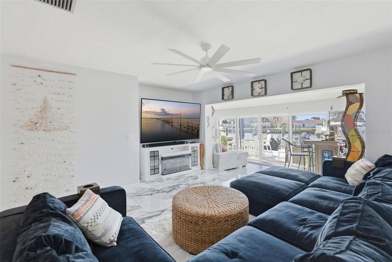 573 Boca Ciega Point Blvd N - Photo 5 of 31