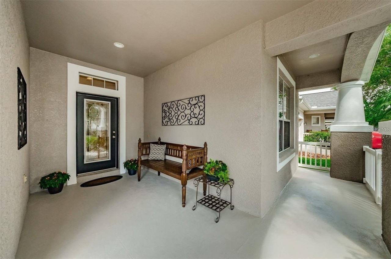 18235 Fall Creek Dr - Photo 2 of 20