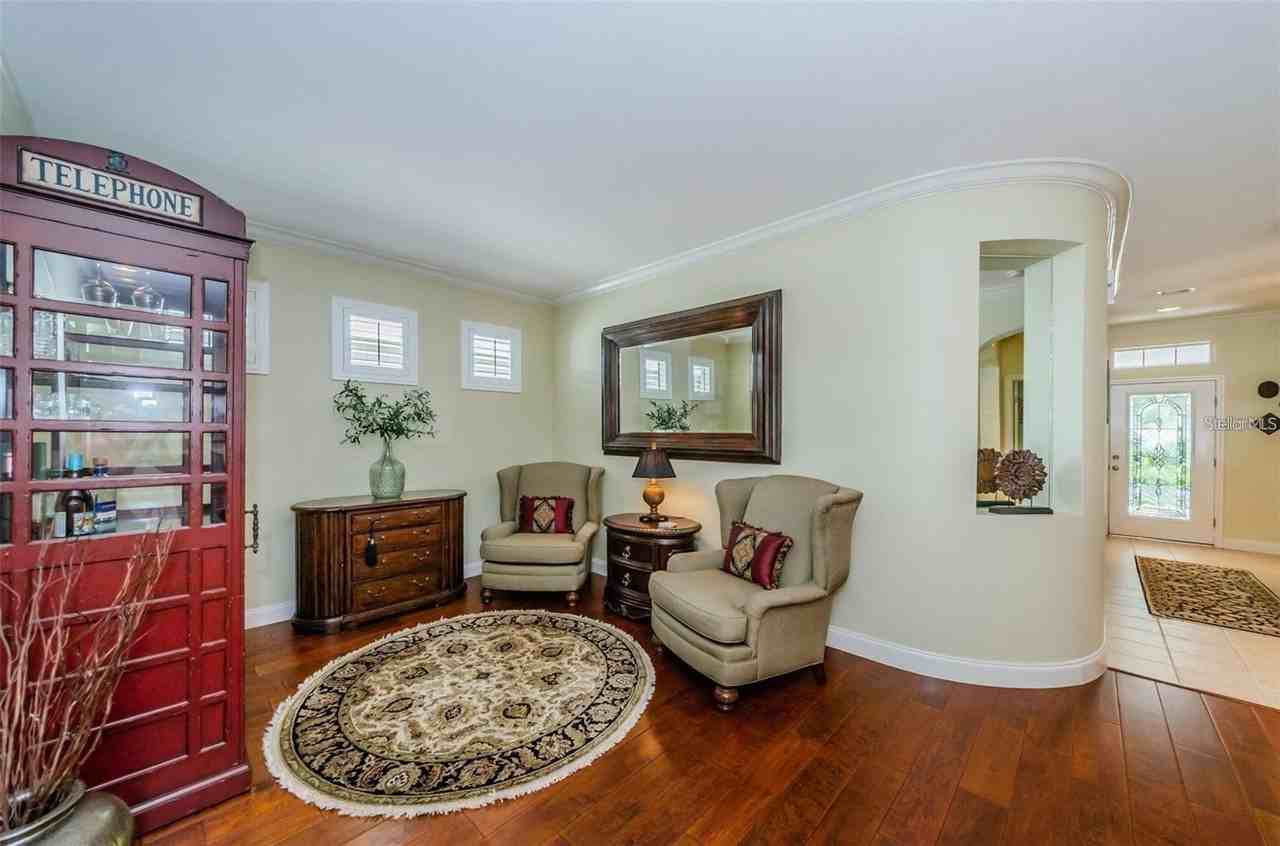 18235 Fall Creek Dr - Photo 5 of 20