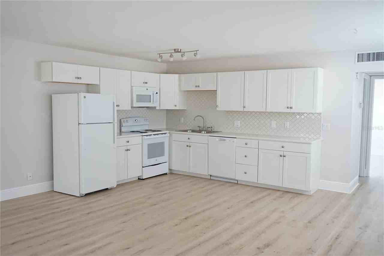1802 Bedford Ter #183 - Photo 2 of 13