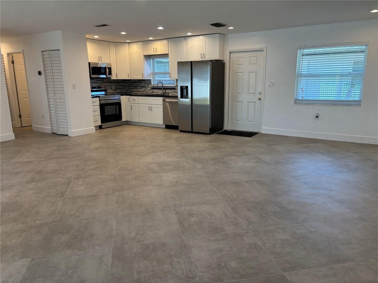 5815 Erin Ln S #A - Photo 4 of 34