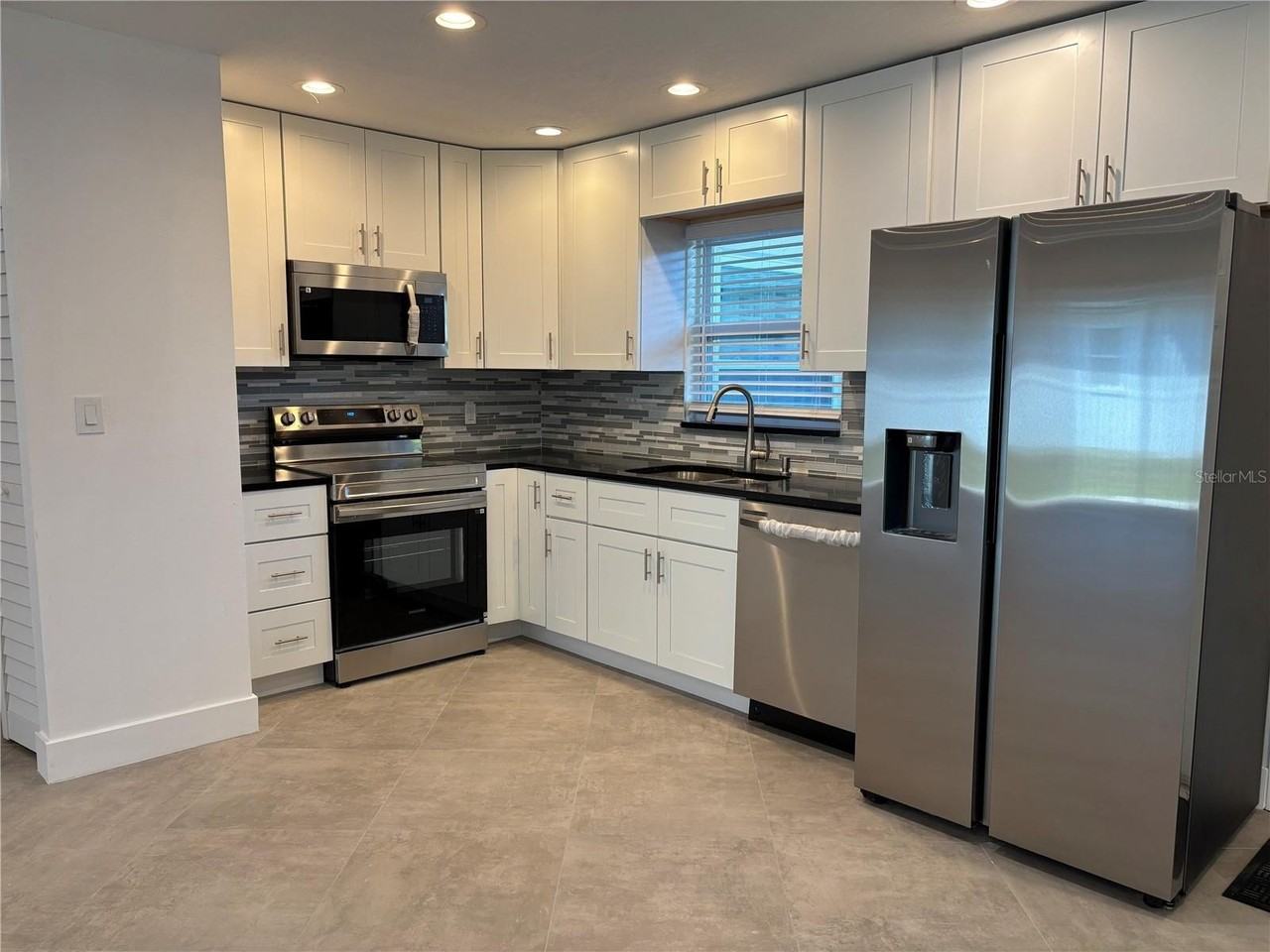 5815 Erin Ln S #A - Photo 6 of 34