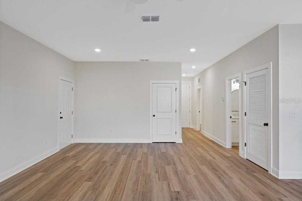 4206 N Manhattan Ave #3 - Photo 4 of 20
