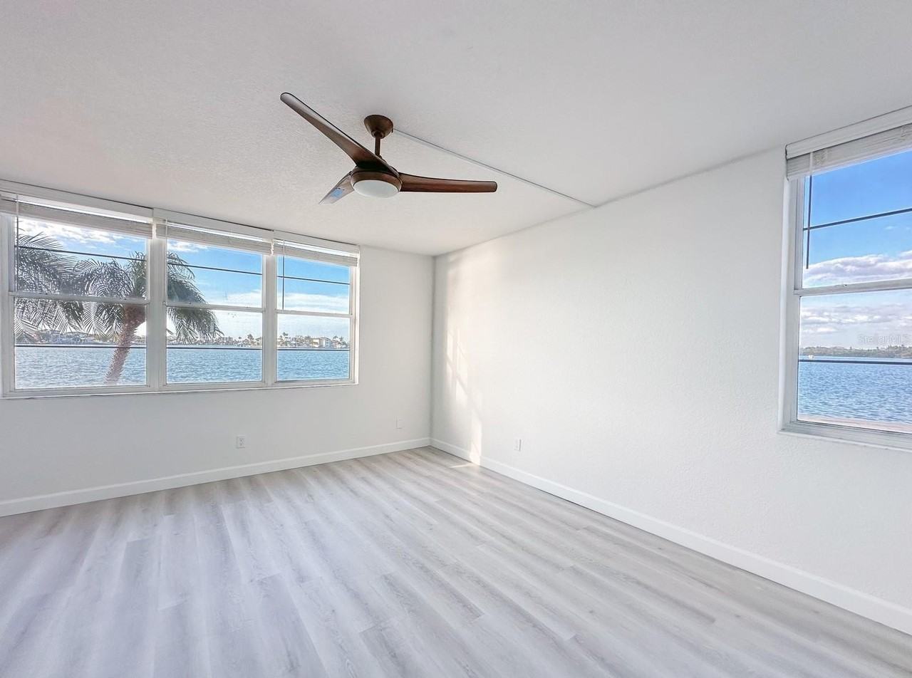 7910 Sun Island Dr S #101 - Photo 5 of 16