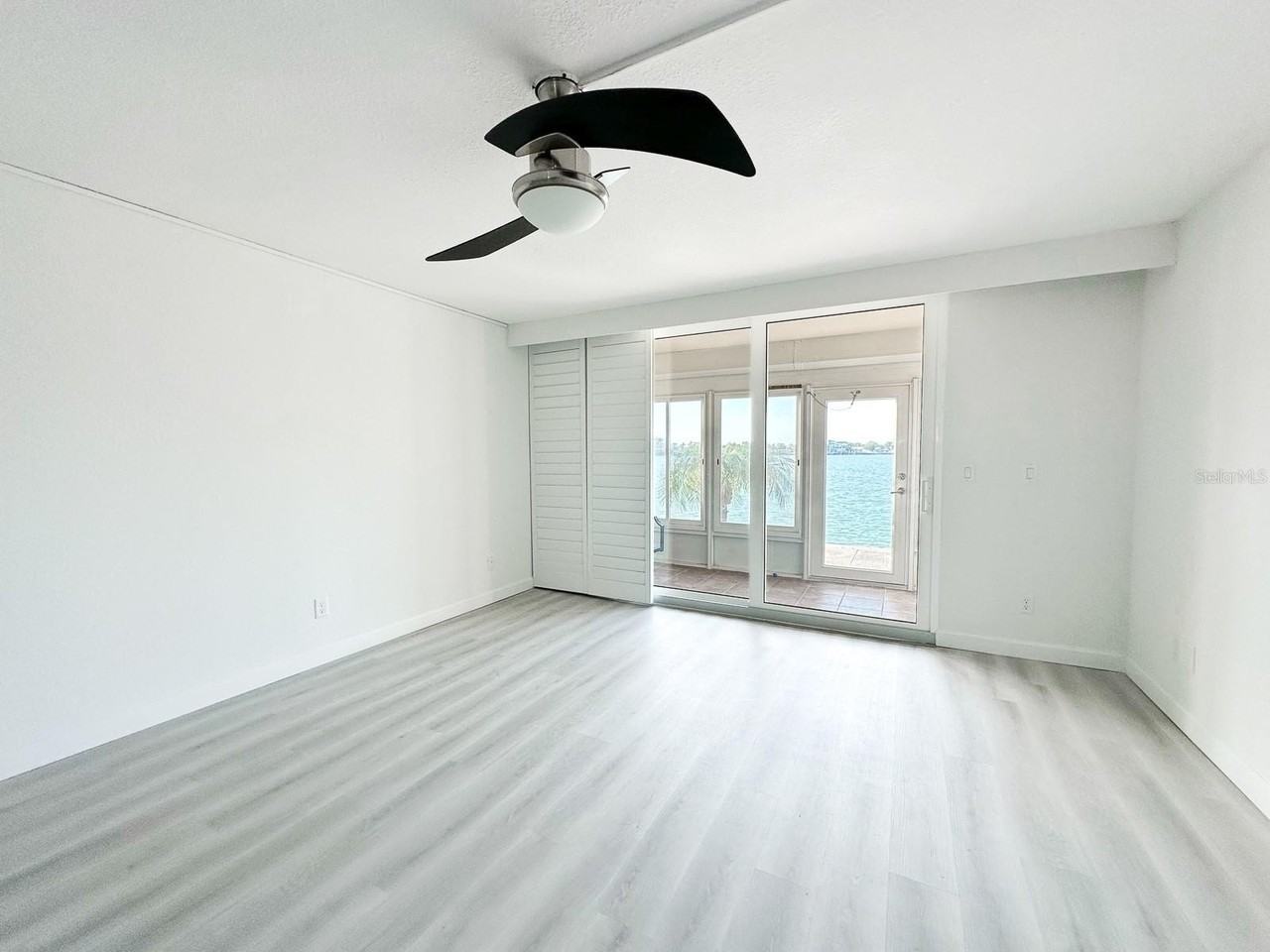 7910 Sun Island Dr S #105 - Photo 5 of 21