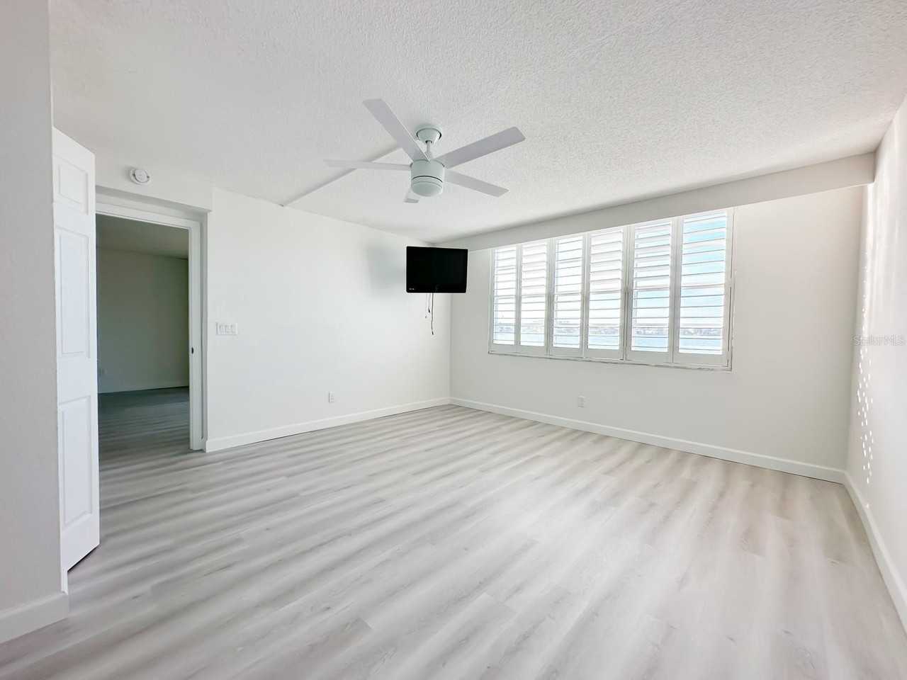 7910 Sun Island Dr S #105 - Photo 6 of 21