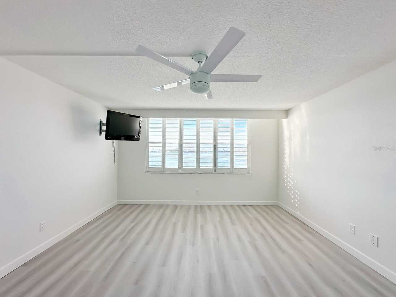 7910 Sun Island Dr S #105 - Photo 7 of 21