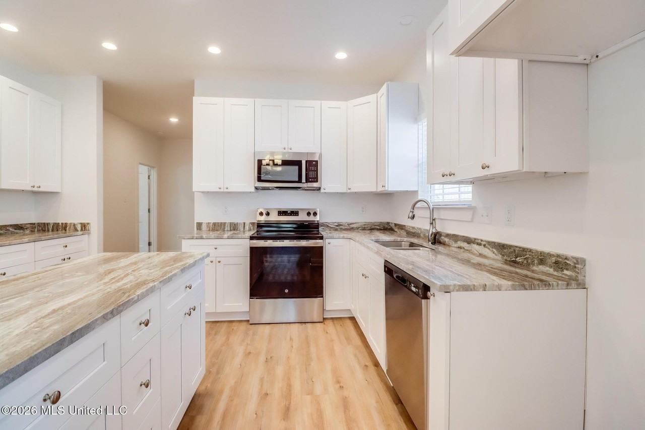 13451 Mary Ave - Photo 7 of 23