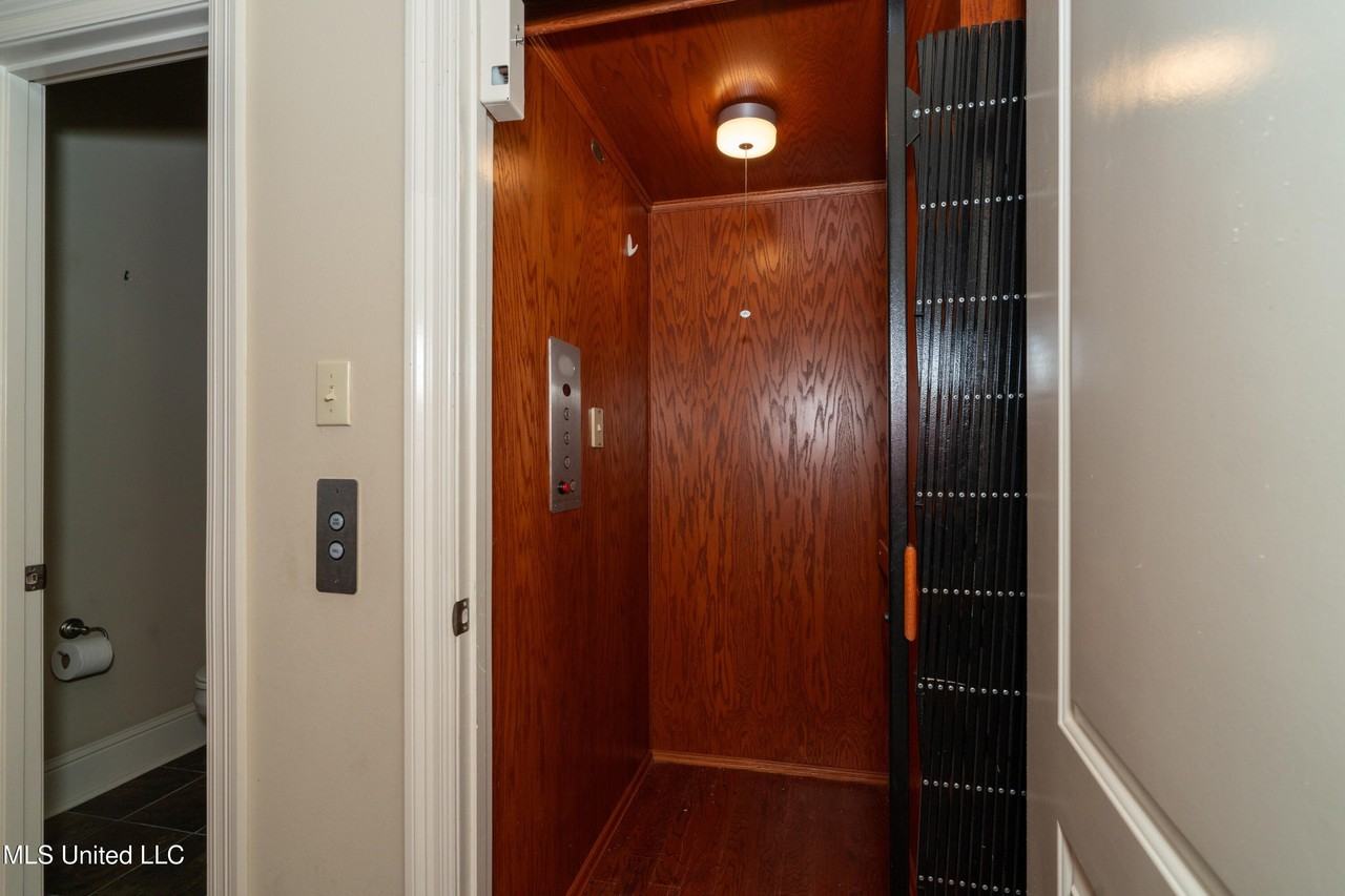 8 Oak Alley Ln - Photo 4 of 23