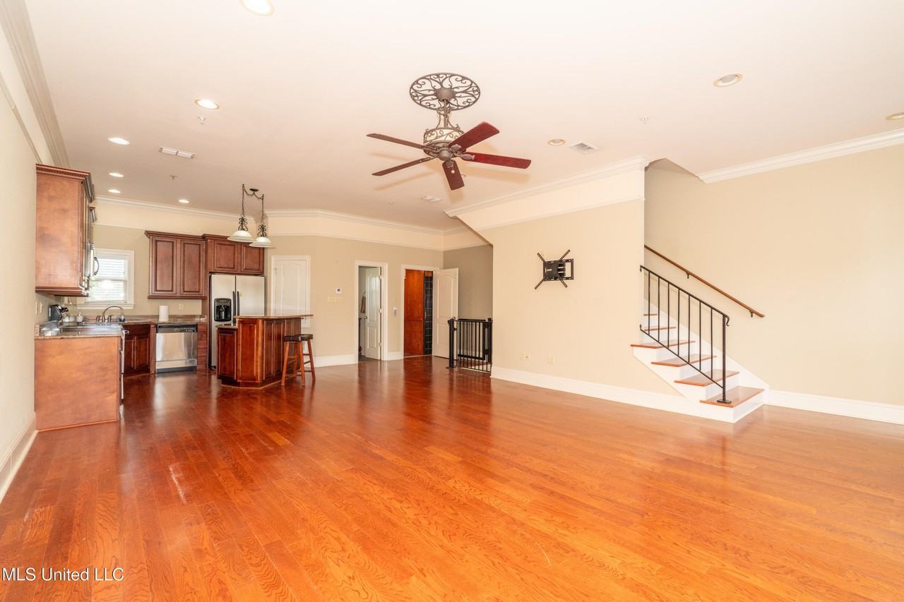 8 Oak Alley Ln - Photo 6 of 23