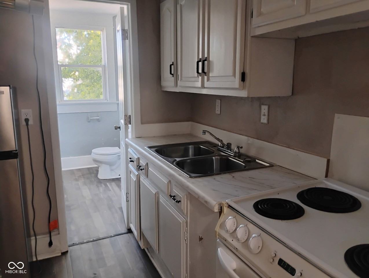 316 E Franklin St #3 - Photo 4 of 8