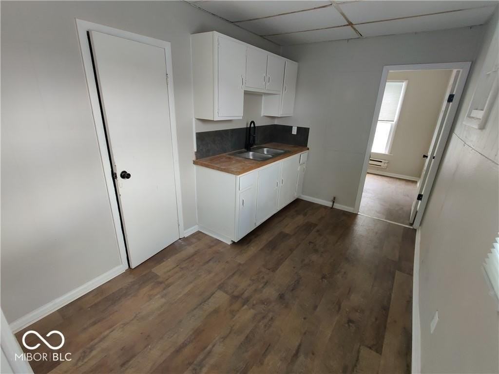 106 W Pennsylvania St - Photo 5 of 7