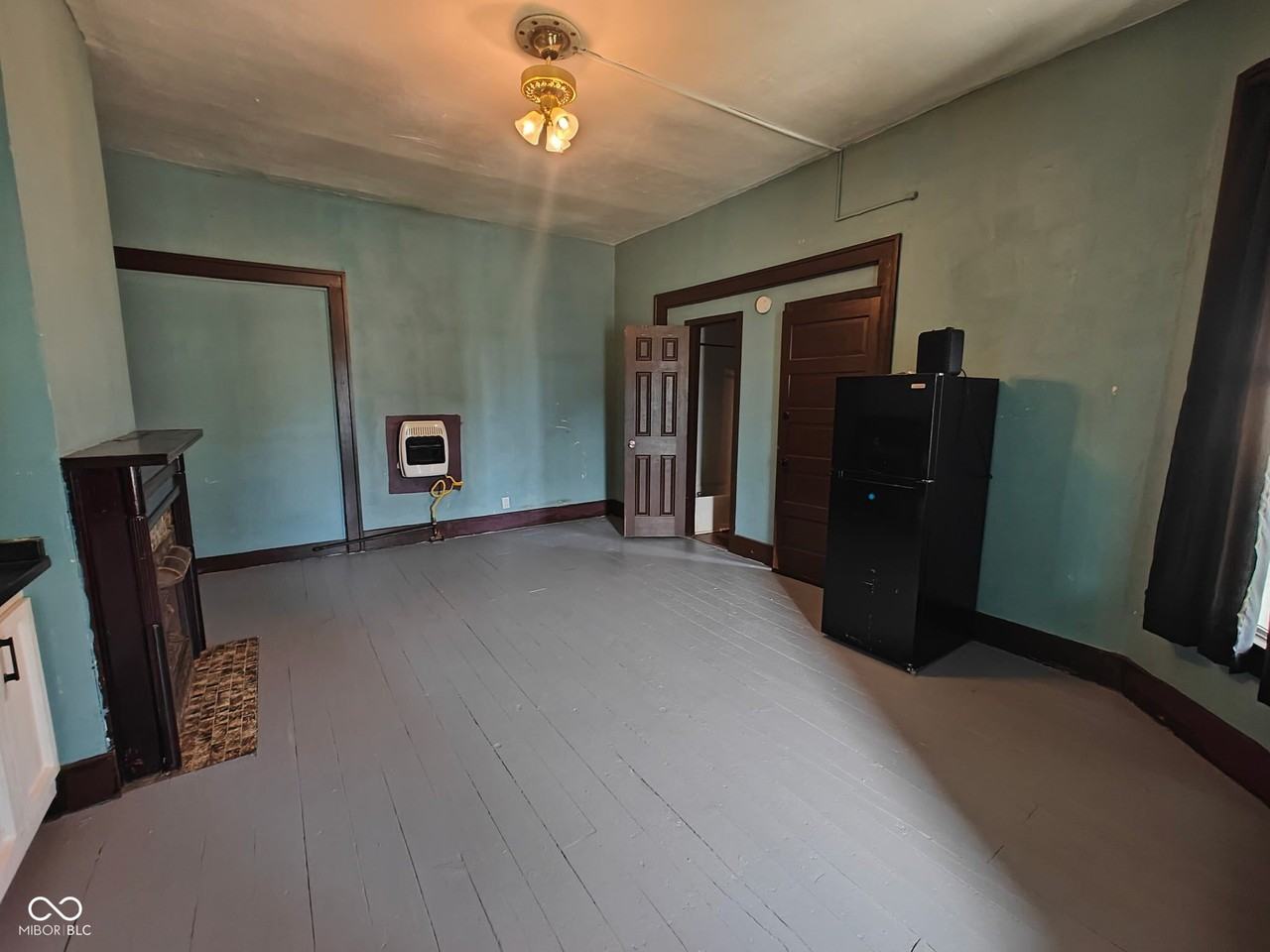 392 W Broadway St Apt 1 - Photo 4 of 9