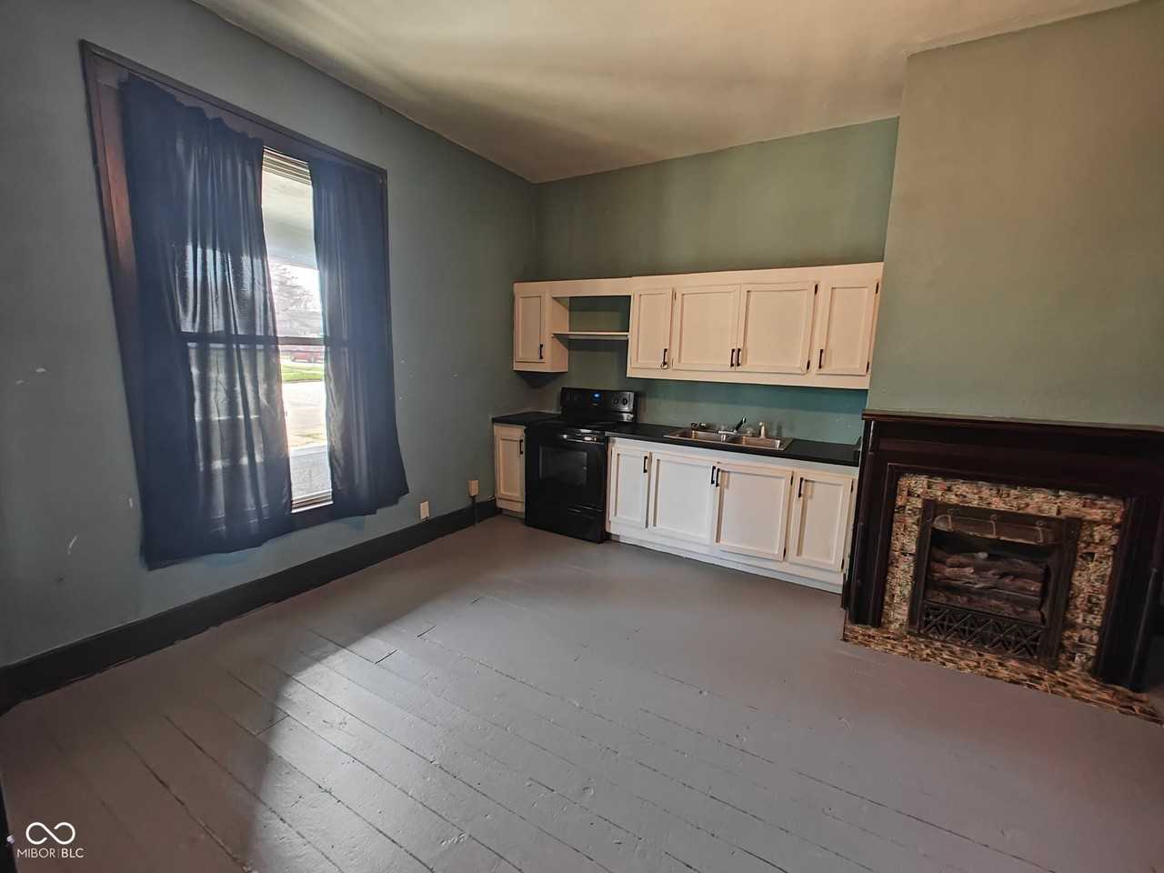 392 W Broadway St Apt 1 - Photo 5 of 9