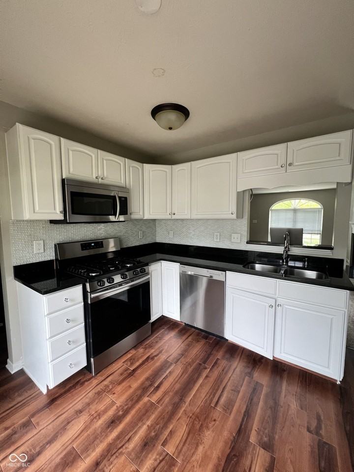 1631 River Shore Pkwy - Photo 7 of 21