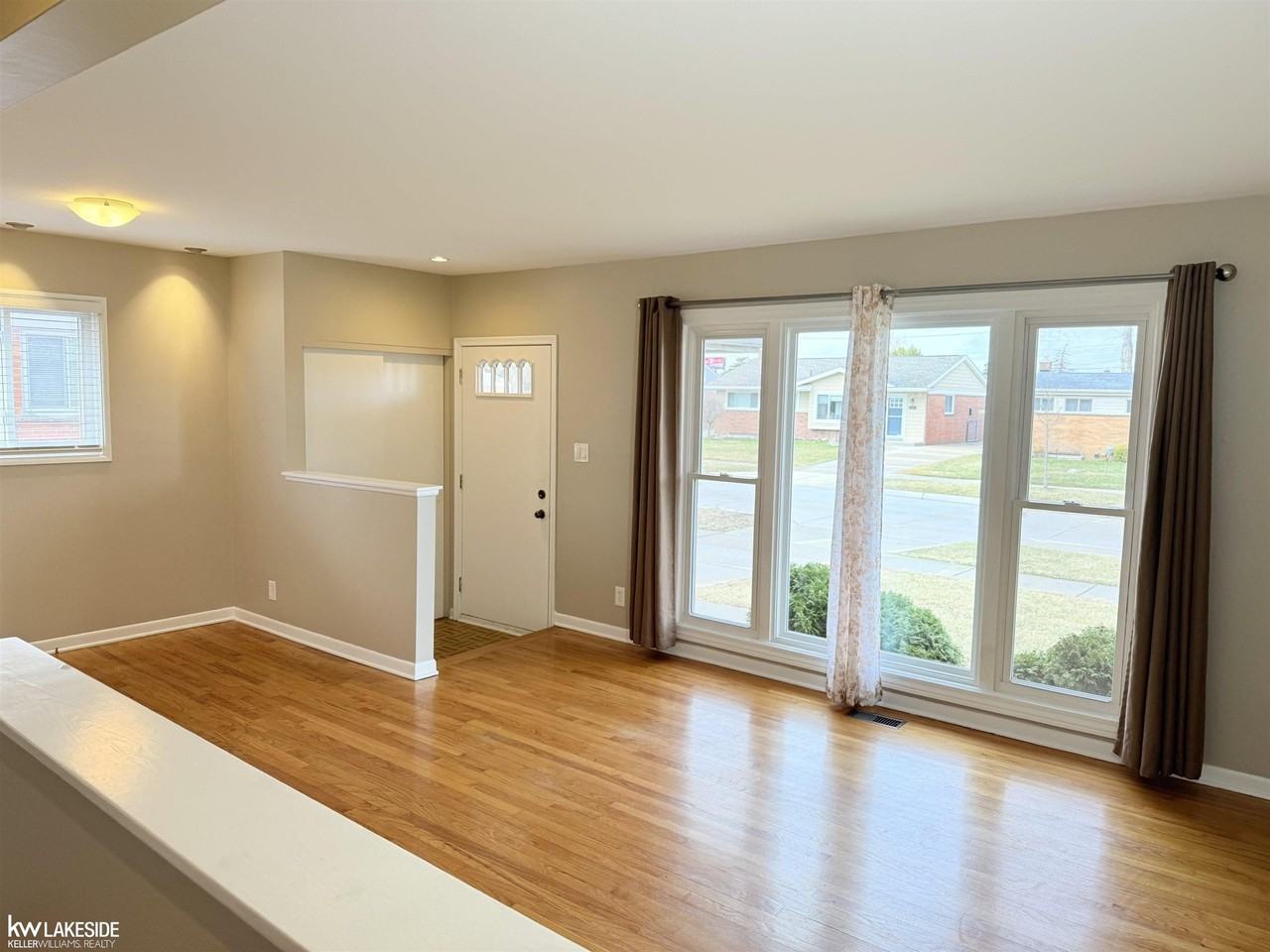 21300 Briarcliff St - Photo 3 of 20