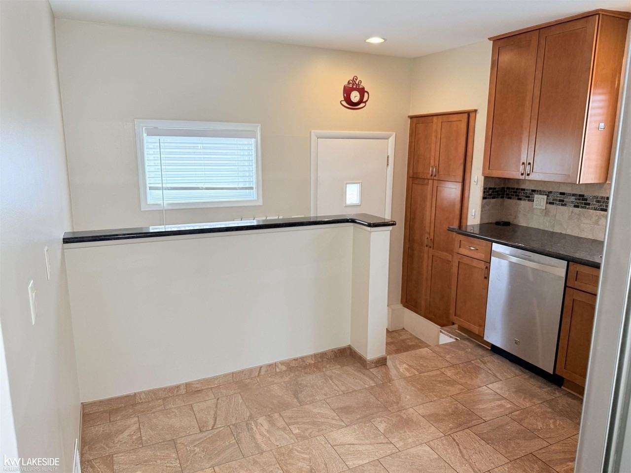 21300 Briarcliff St - Photo 7 of 20