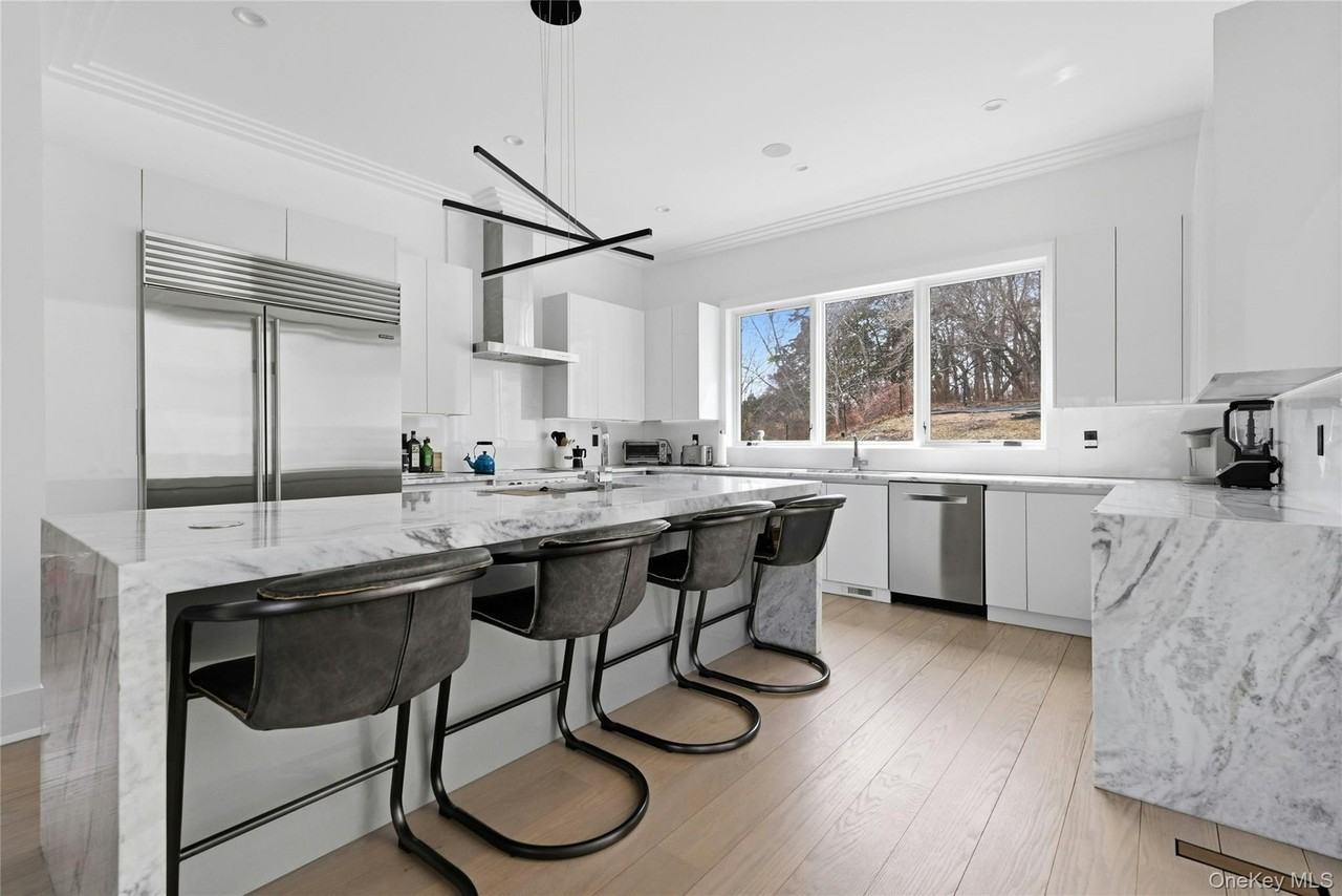 43 Smugglers Path - Photo 4 of 35