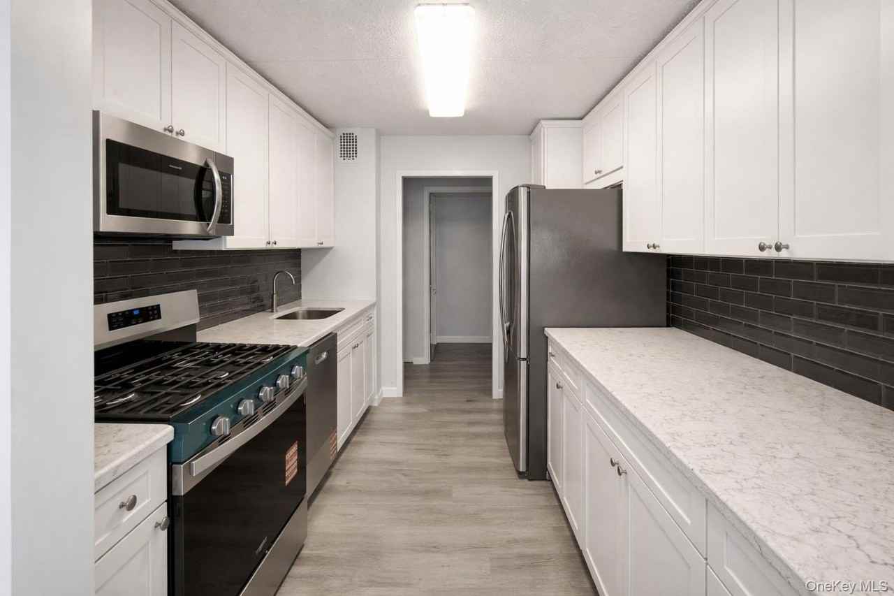 20933 26th Ave #1C - Photo 6 of 9