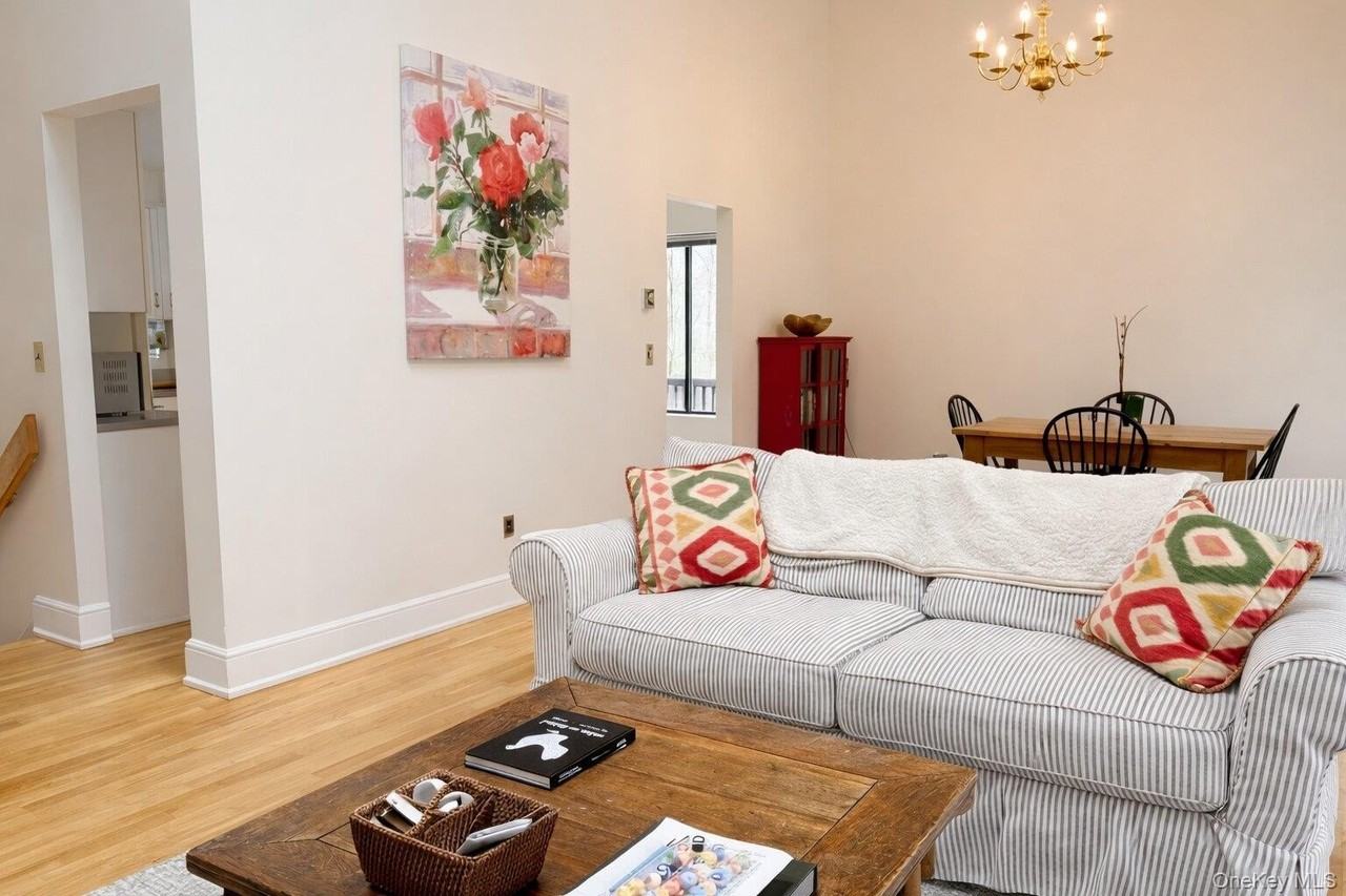 194 Westchester Ave - Photo 3 of 30