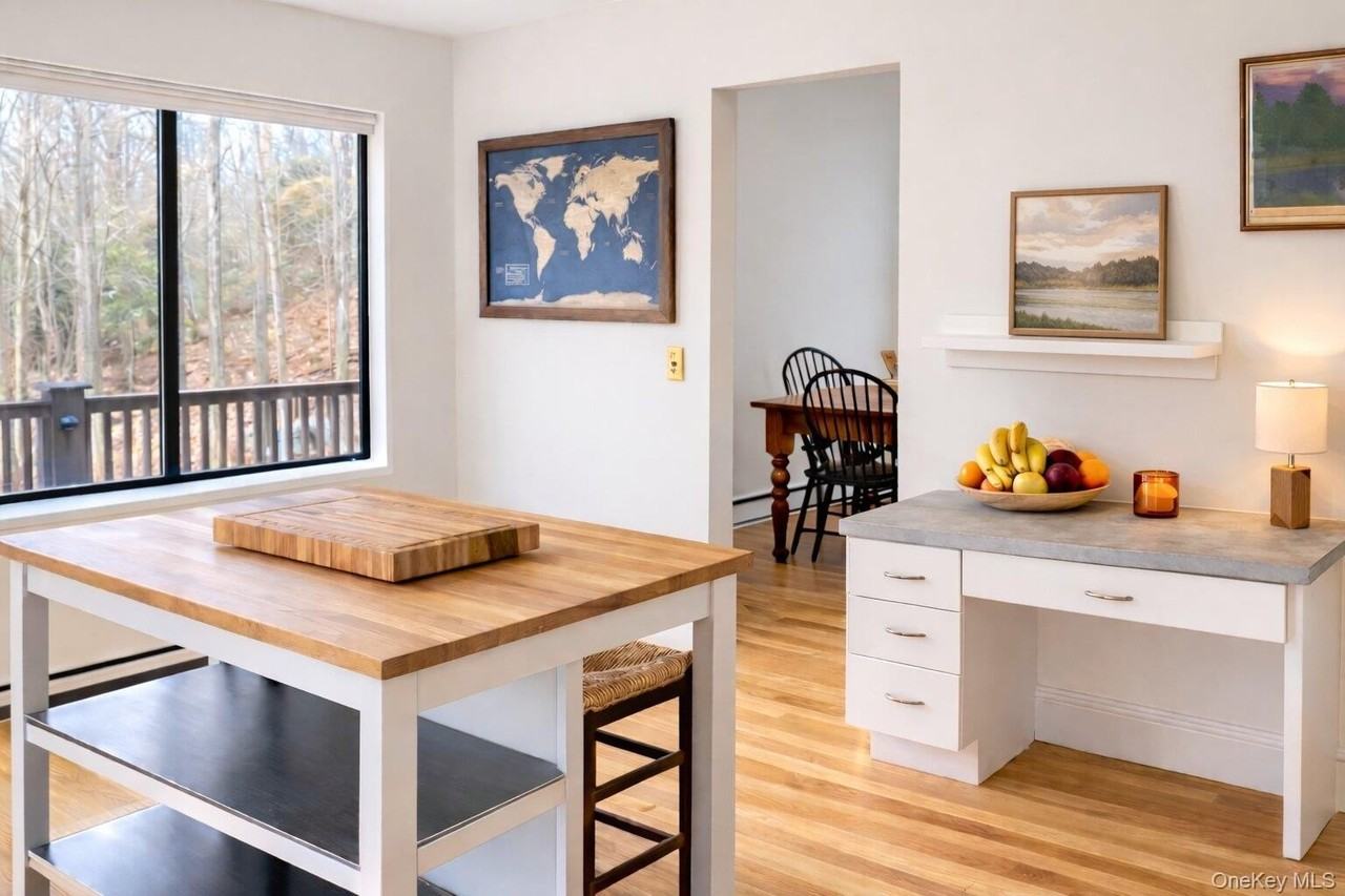 194 Westchester Ave - Photo 6 of 30