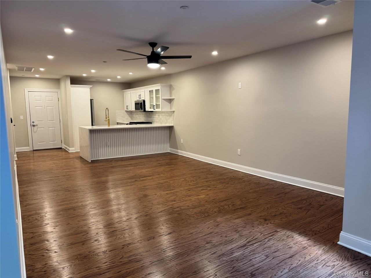 3111 Leeward Dr - Photo 4 of 12