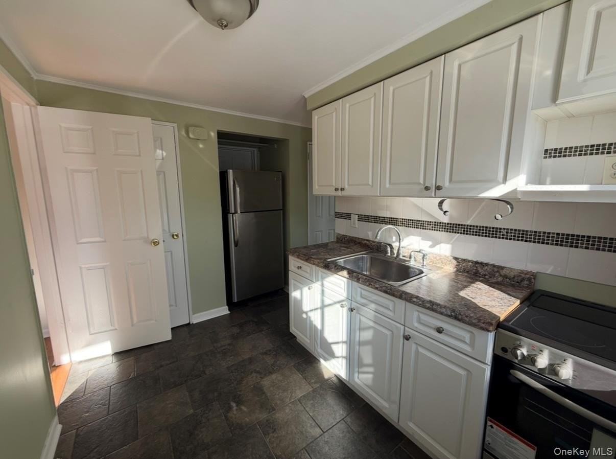 855 E Walnut St Apt 2 - Photo 2 of 8