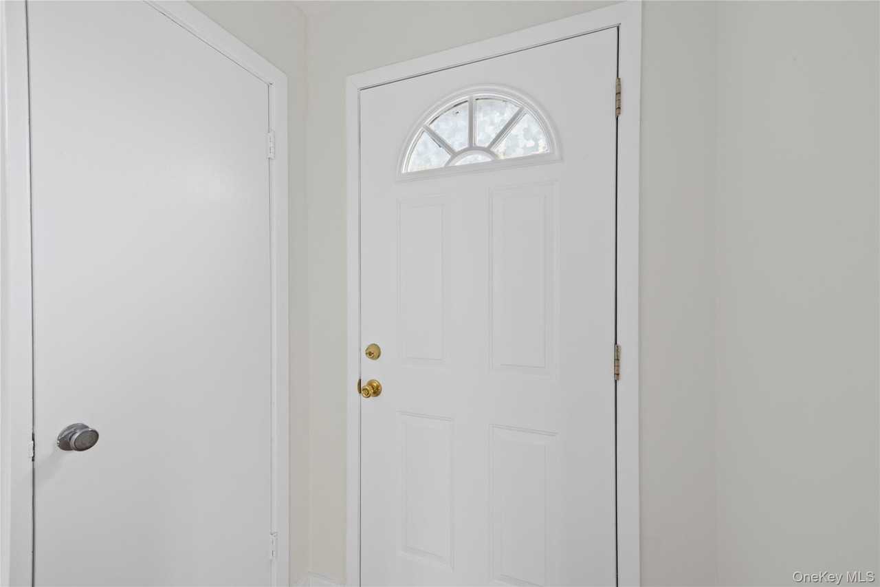 39 Stewart St - Photo 2 of 24