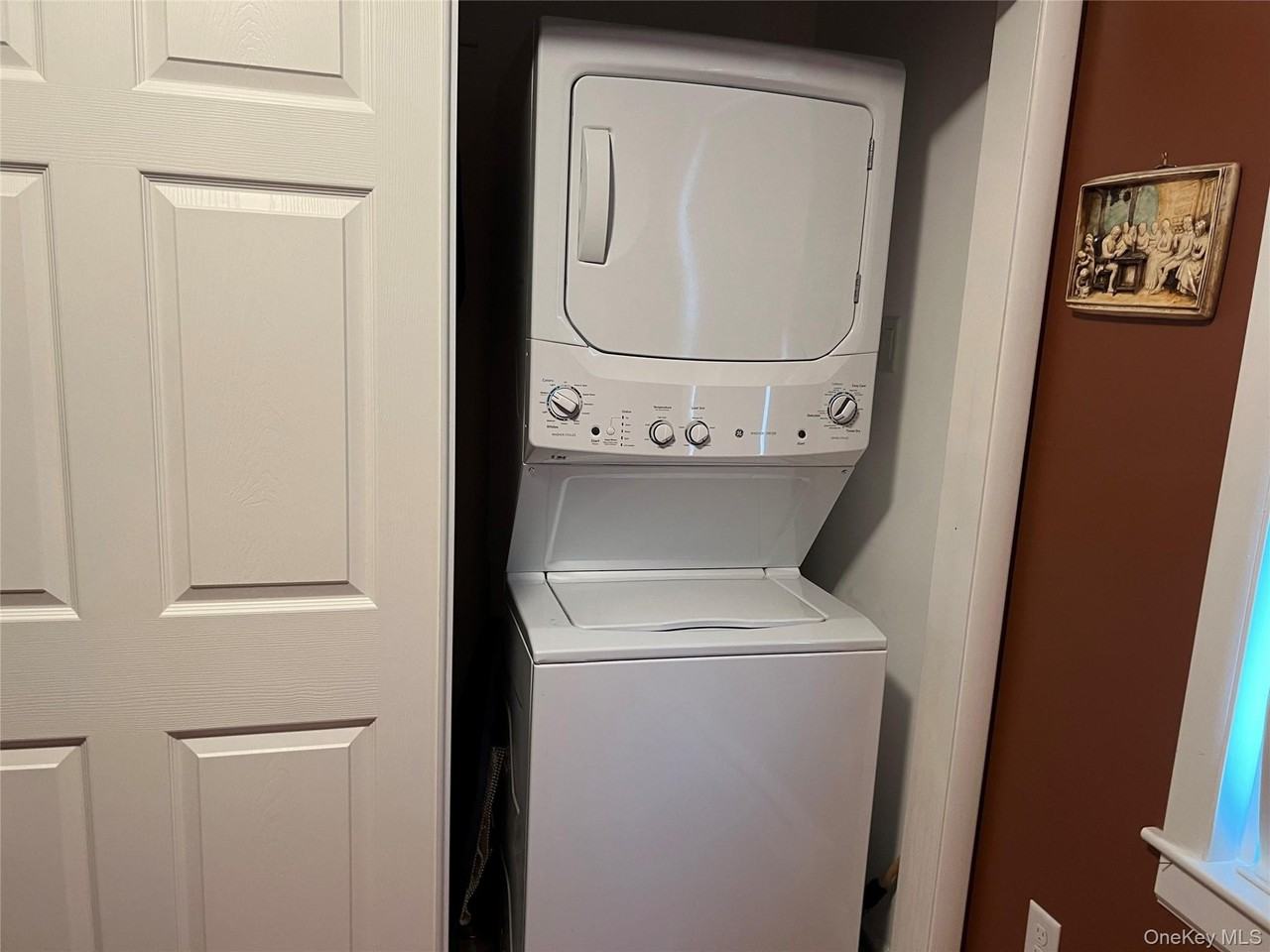 7 Bank St Unit 2 - Photo 4 of 10